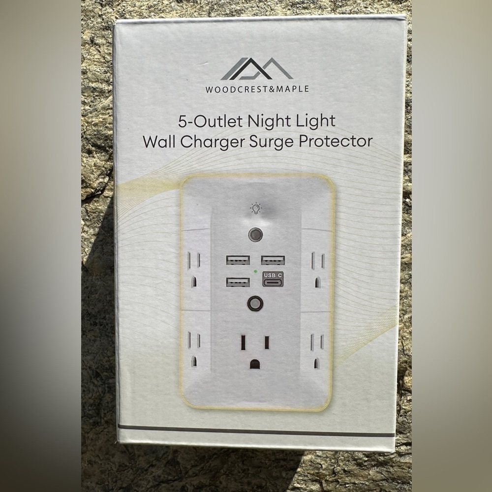 Smart Night Light with USB Ports NEW